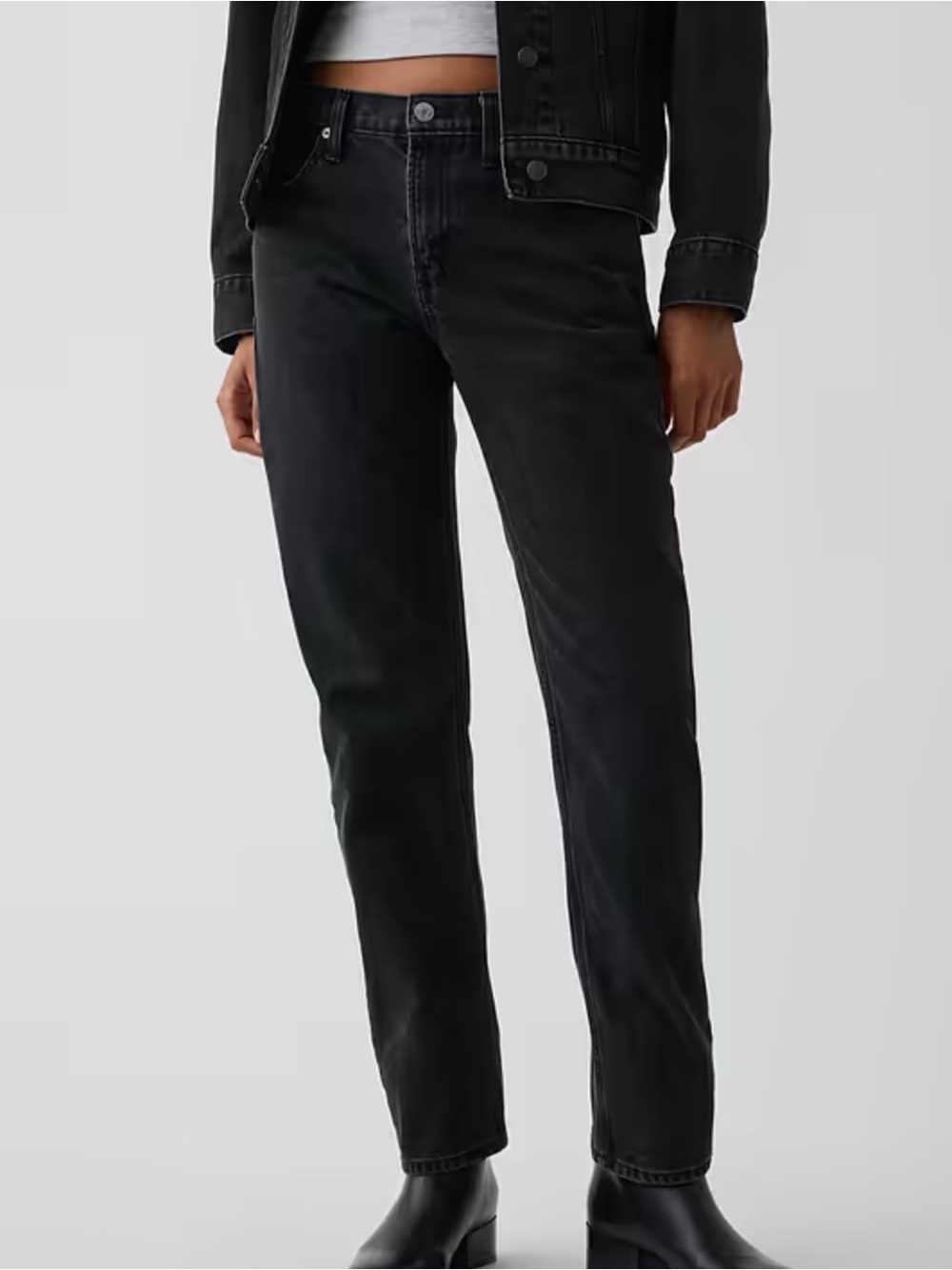 GAP Women’s Straight Taper Mid-Rise Jeans